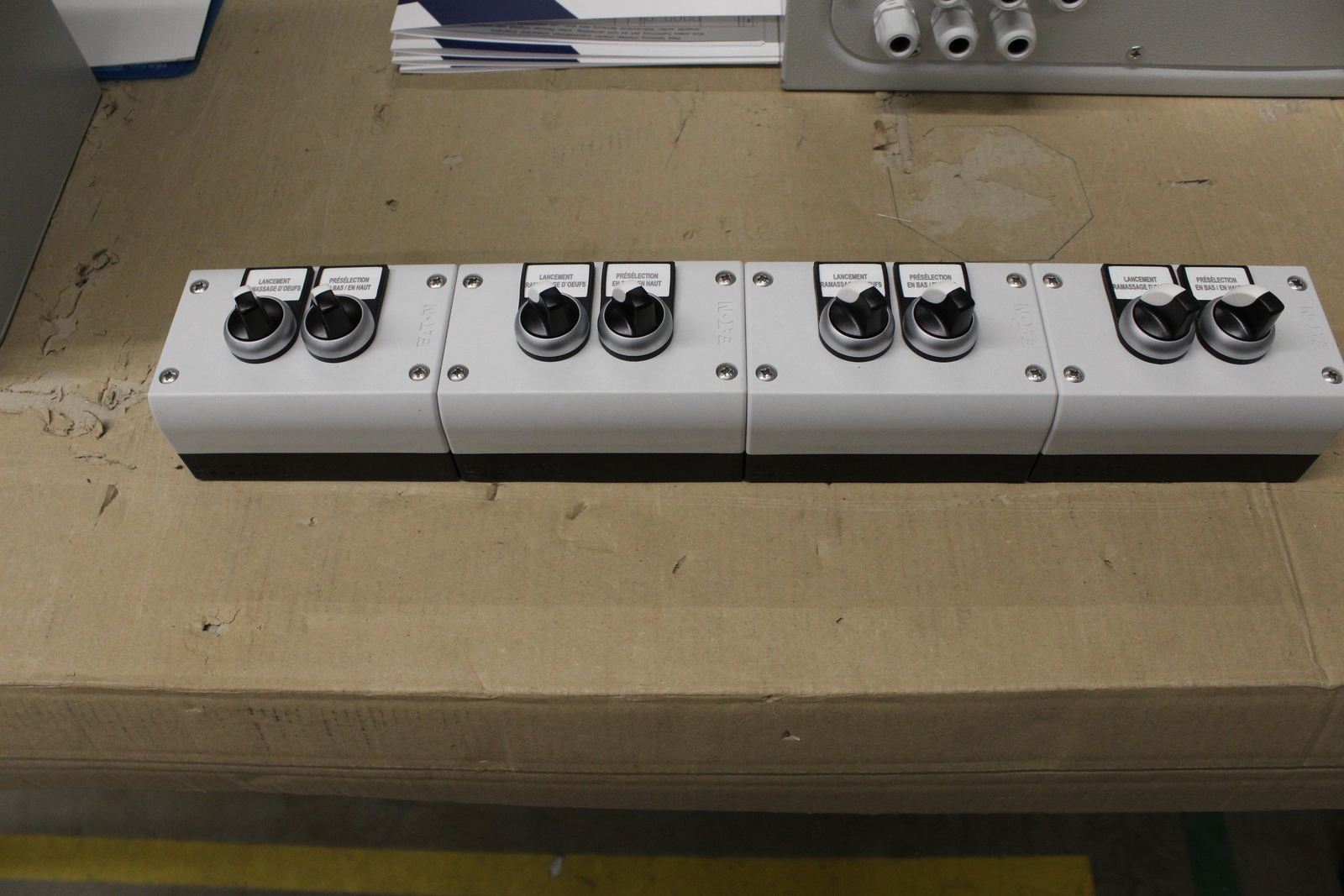 Control panel egg collection - release switch at egg gatheri